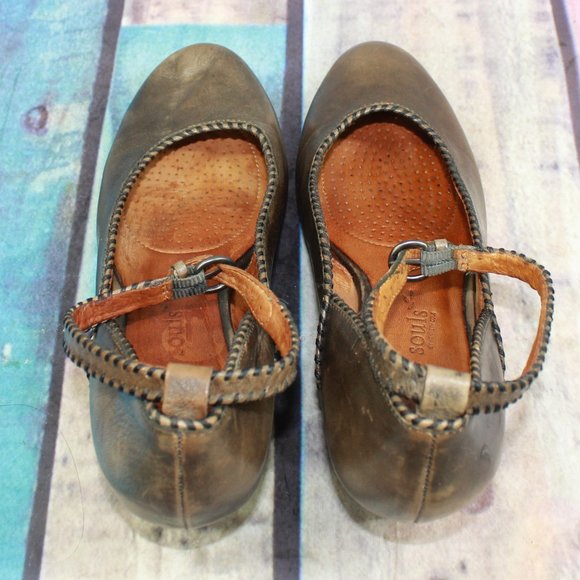 Gentle Souls by Kenneth Cole Brown Leather Ankle Strap Pump Size 9 - Picture 6 of 8